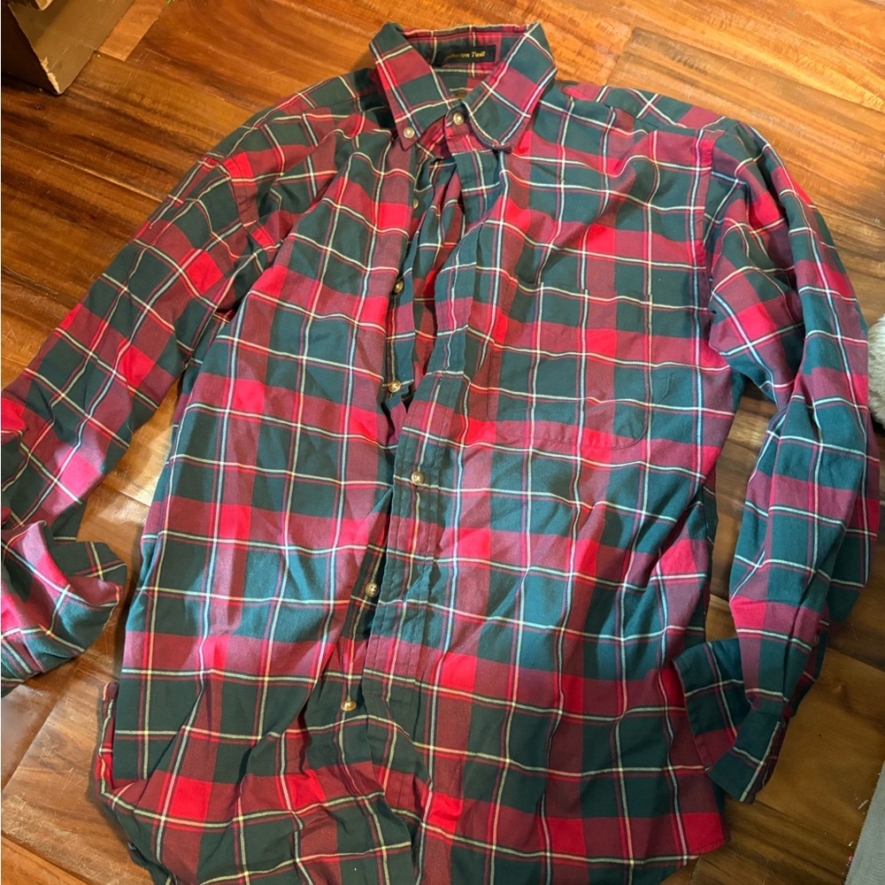 Eddie Bauer Ransom twill medium Plaid Red and‎ Green Men's Shirt (1096)
